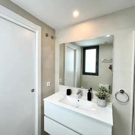 Paradise 2 Bedrooms Apartmán *