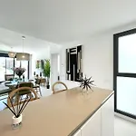 Paradise 2 Bedrooms Apartment
