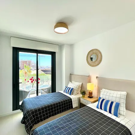 Paradise 2 Bedrooms Фуэнхирола