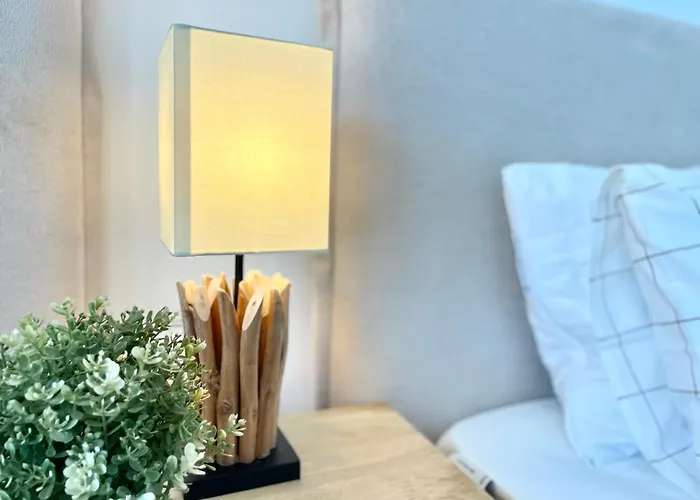 Апартаменти Paradise 2 Bedrooms *